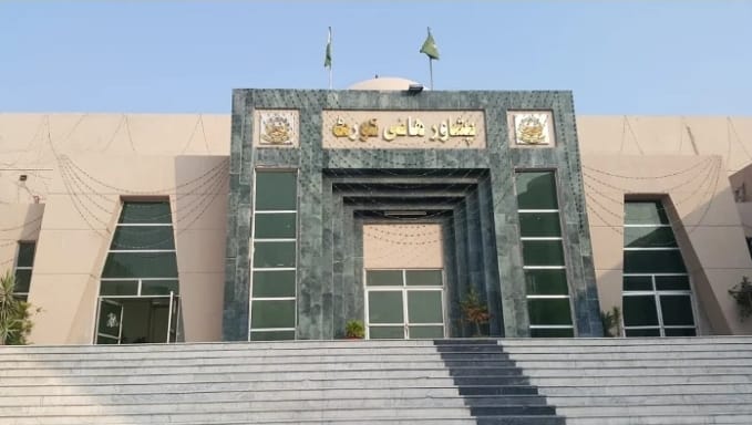 پشاور ہائیکورٹ: ملٹری کورٹ سے سنائی گئی سزائیں درست قرار